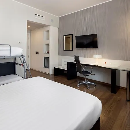 Holiday Inn Genoa City By Ihg-2