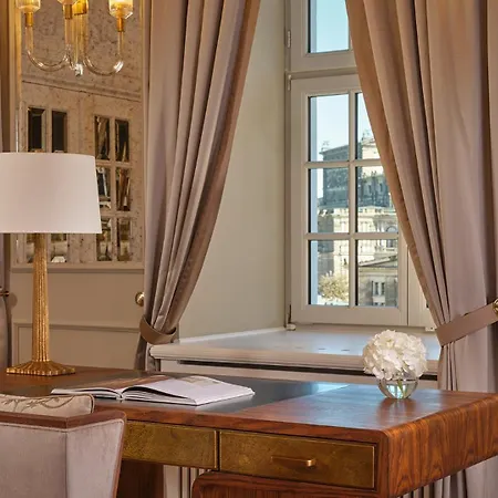 Hotel Taschenbergpalais Kempinski-3