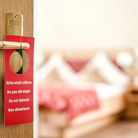 Hotel Neuwarft-2