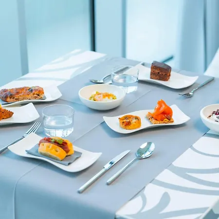 I-Suite Hotel-3