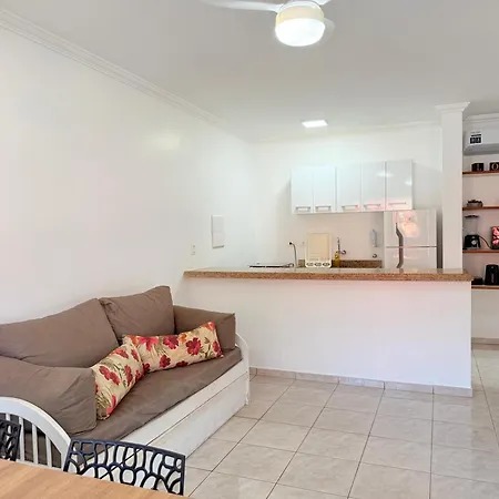 Flat estudio 110 Amarilis Riviera de São Lourenço, 03 piscina climatizada, serviço de hotelaria, limpesa e troca de toalhas diária, carregador veiculo elétrico e servico de praia finais de semana WiFi 500-2