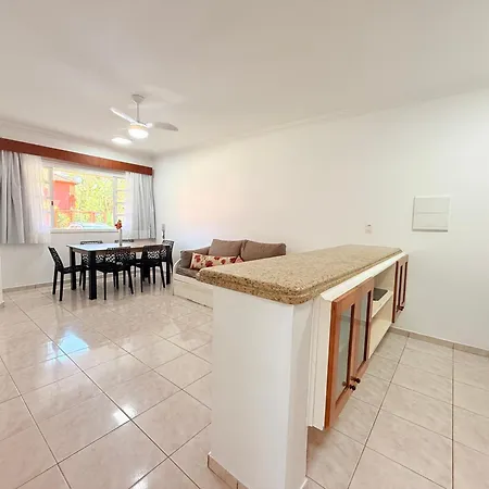 Flat estudio 110 Amarilis Riviera de São Lourenço, 03 piscina climatizada, serviço de hotelaria, limpesa e troca de toalhas diária, carregador veiculo elétrico e servico de praia finais de semana WiFi 500-3
