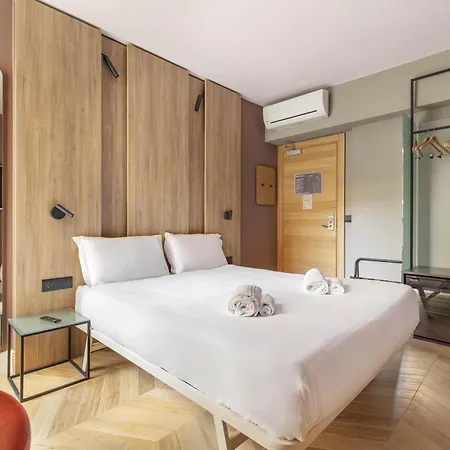 B&B Hotel Genova City Center-3