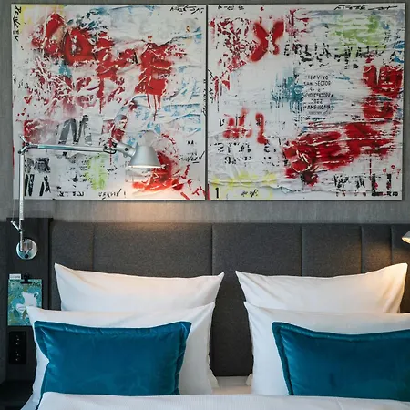 Motel One Berlin Mitte-3