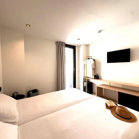 Hugo Beach Hotel & Apartments-2