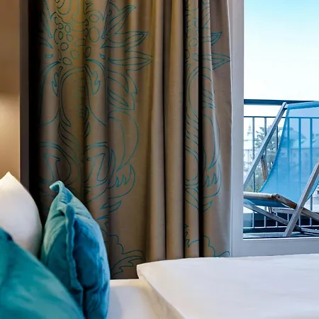Motel One Dresden - Palaisplatz-3