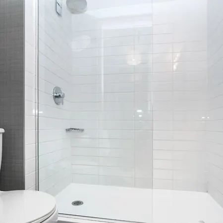 Sandman Hotel Vernon-3