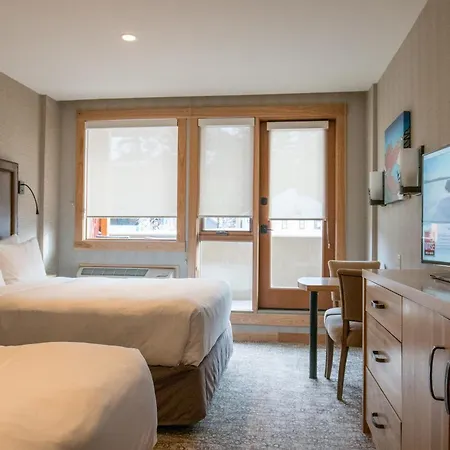 Moose Hotel And Suites-3