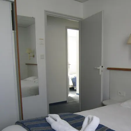 Hotel De La Mer-2