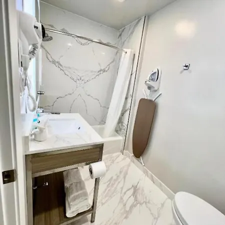 Nob Hill Motor Inn -Newly Updated Rooms!-3