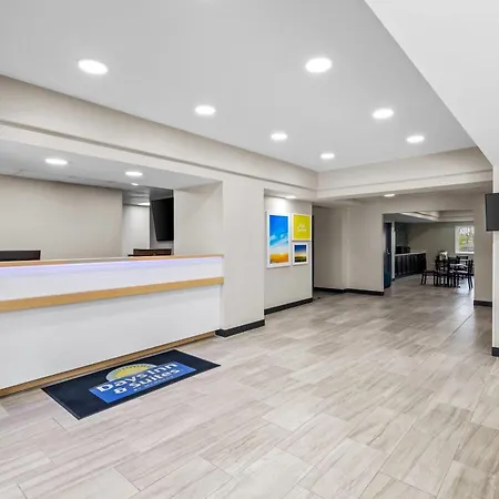 Days Inn & Suites By Wyndham Union City-2