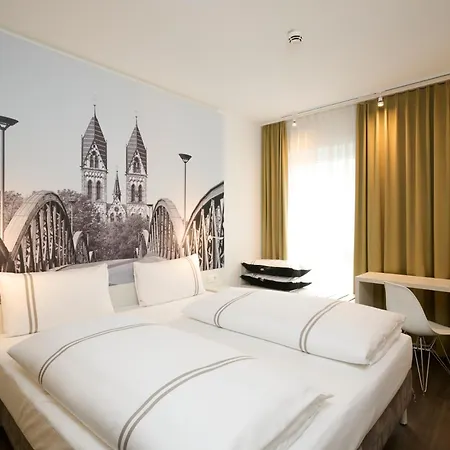 Premier Inn Freiburg City Nord-3