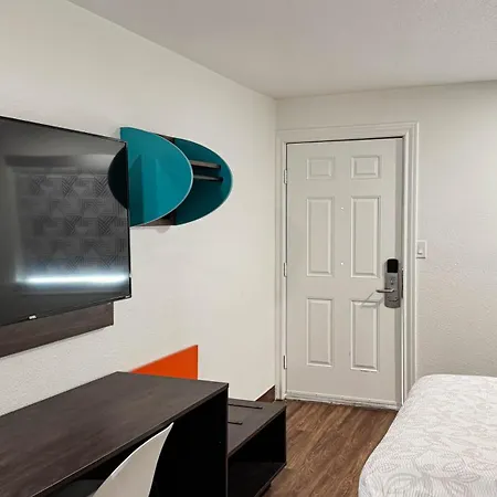 Motel 6 Classic Galveston, Tx Beach-Seawall-3