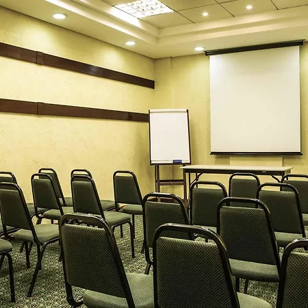 Ibis Taubate-2