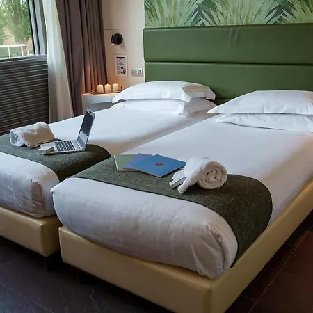 Best Western Hotel Green City-3