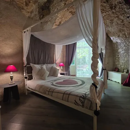 Chambres d'Hôtes Troglodytes Le Clos de L'Hermitage-2