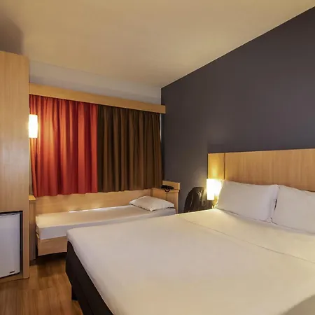 Ibis Petrolina-3