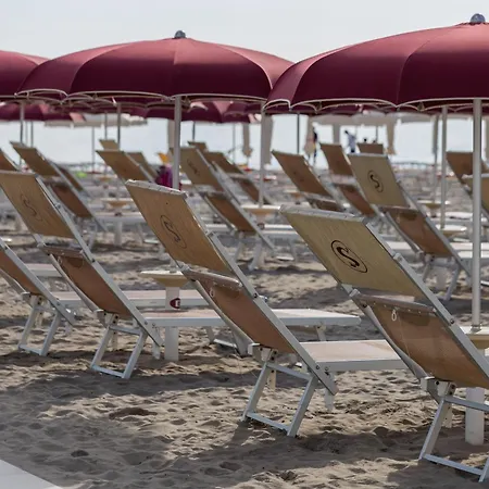 Hotel Soraya - Spiaggia Sawasdee With Beach, Restaurant & Parking-3