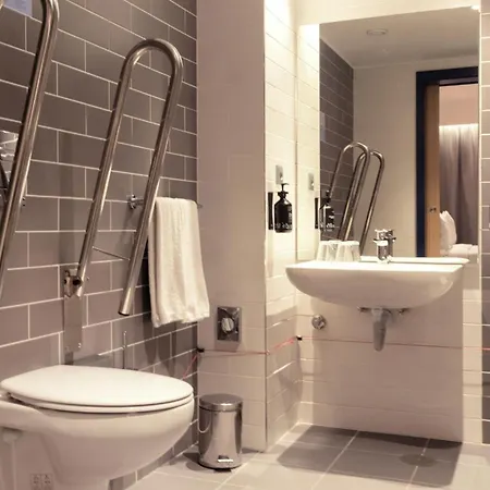 Holiday Inn Express&Suites Lisbon - Príncipe Real by IHG-2