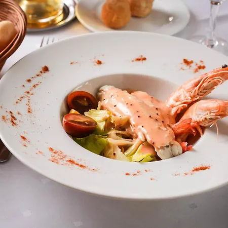 Logis Hotel & Restaurant Bergeret Sport-2