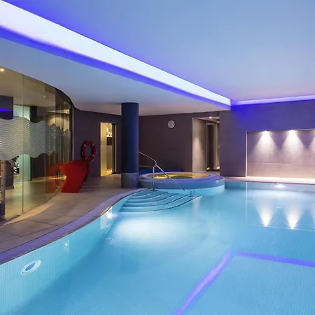 Novotel Edinburgh Centre-3