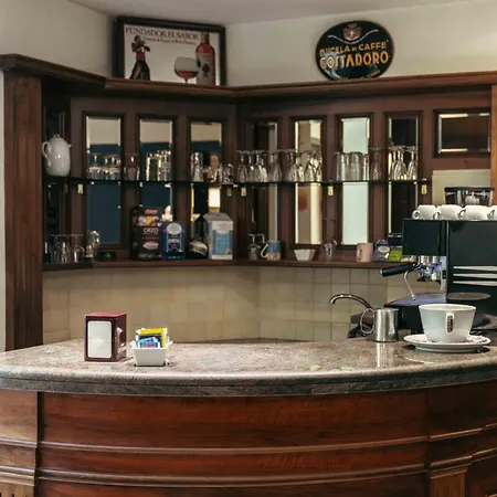 Hotel Italia-2