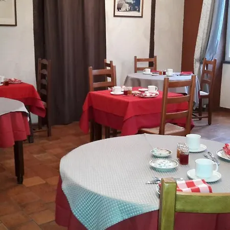 Hotel A Notre Dame-3