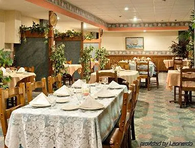 Elkins Inn And Suites-2