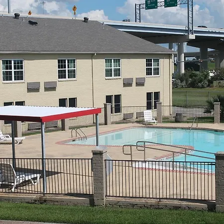 Bays Inn And Suites Baytown-2