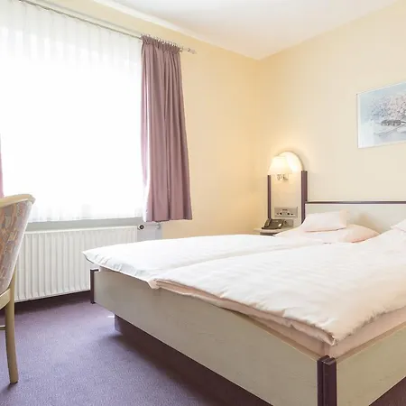 Stadt-gut-Hotel Siegboot-3