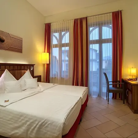 Waldhotel-2