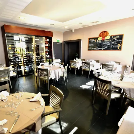 Auberge Du Château Bleu-3