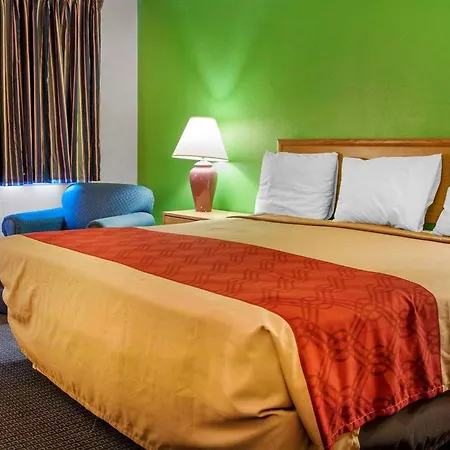 Econo Lodge Battle Creek-3