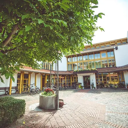 Hotel und Appartementhof Waldeck-3