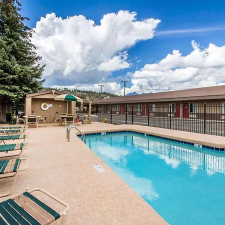 Econo Lodge University-3