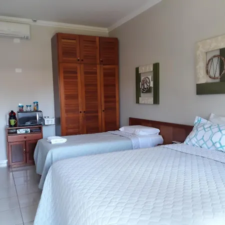 Amarilis Flat Service-3