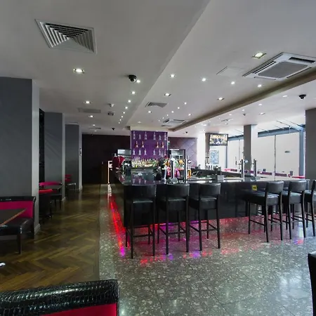 Lorne Hotel-2
