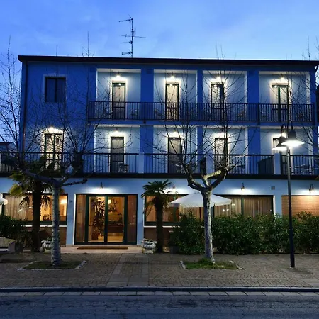 Hotel Oasis-2