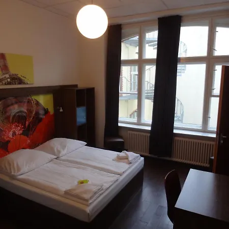 Hotel 103-2