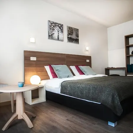Antwerp Inn Hotel-3