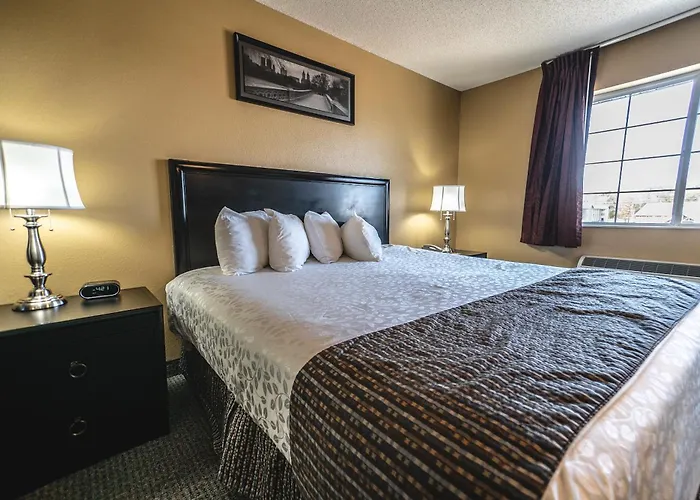 The Stone Castle Hotel & Conference Center Branson