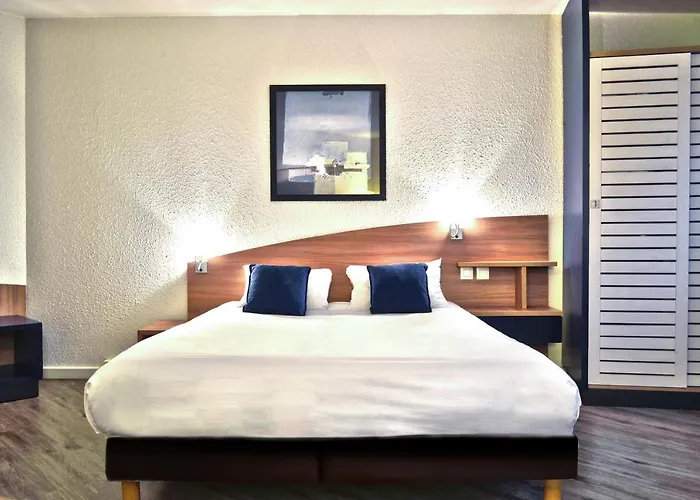 Art Hotel Paris Est Pantin