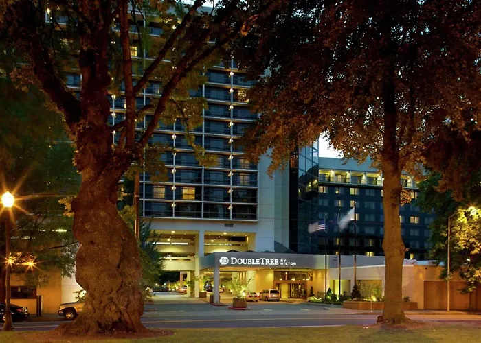 Doubletree By Hilton Portland Hotel