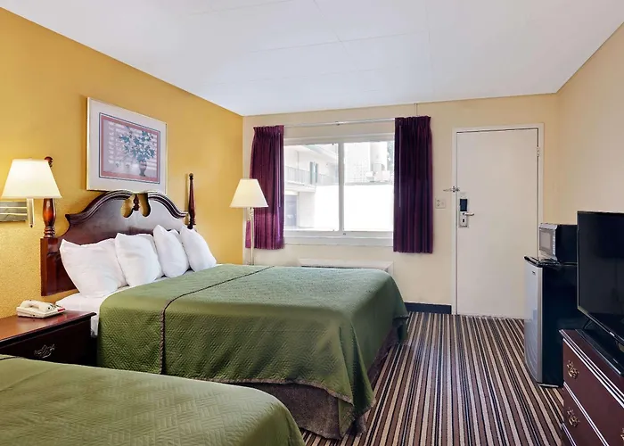 Travelodge By Wyndham Chambersburg