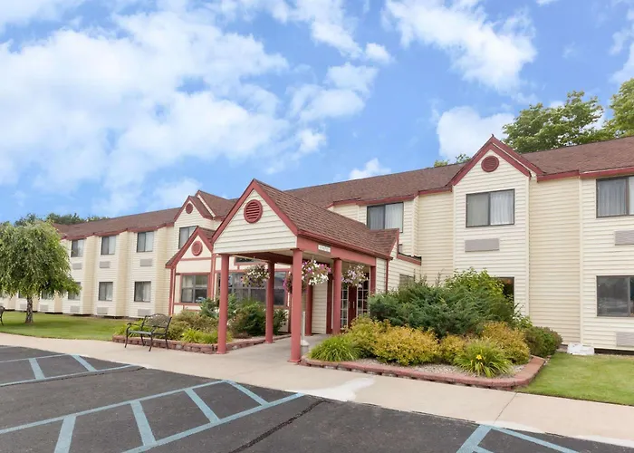 Baymont By Wyndham Gaylord Hotel