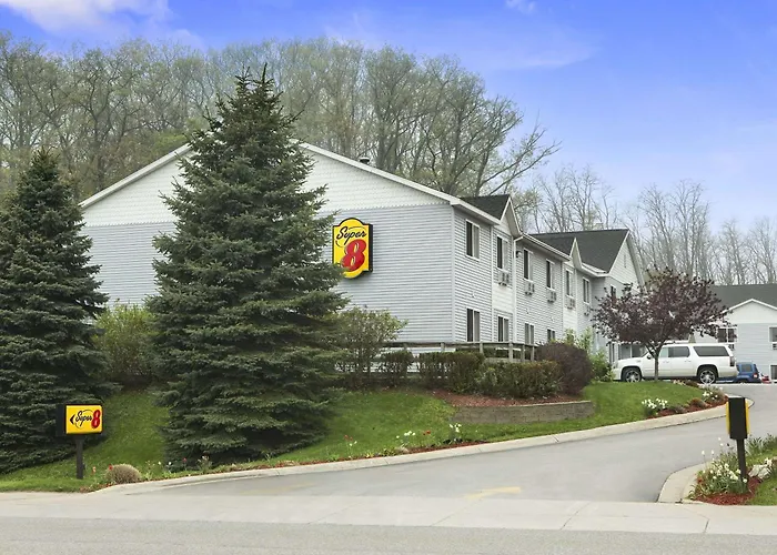 Super 8 By Wyndham Manistee