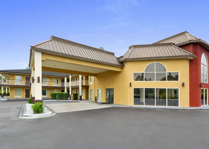 Baymont By Wyndham Santee Motel