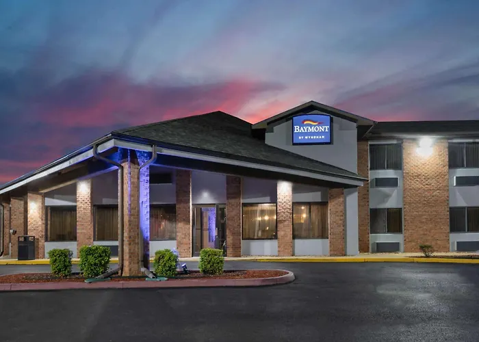 Baymont By Wyndham Tupelo Motel