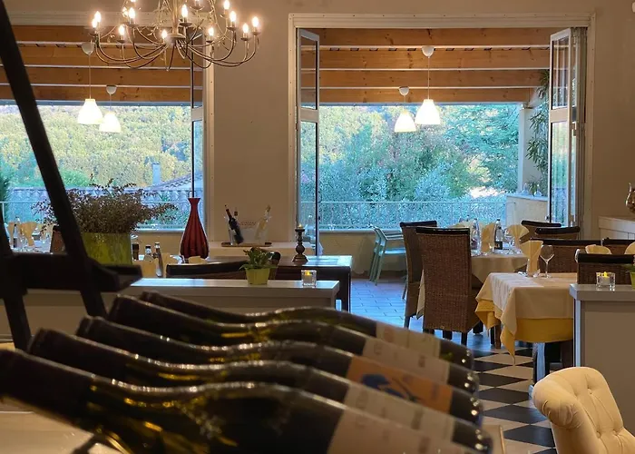 Hotel Berneron Vallon-Pont-dʼArc