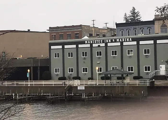 Manistee Inn & Marina